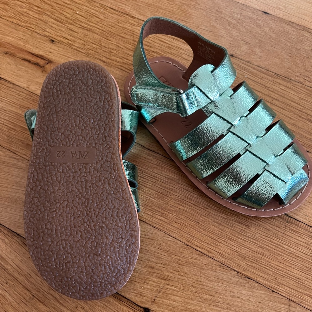 Kids Metallic Green Fisherman Sandals - Picture 2 of 2